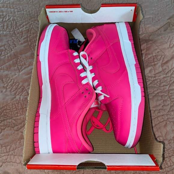BNWB Nike Dunk Low Hyper Pink - Picture 3 of 8